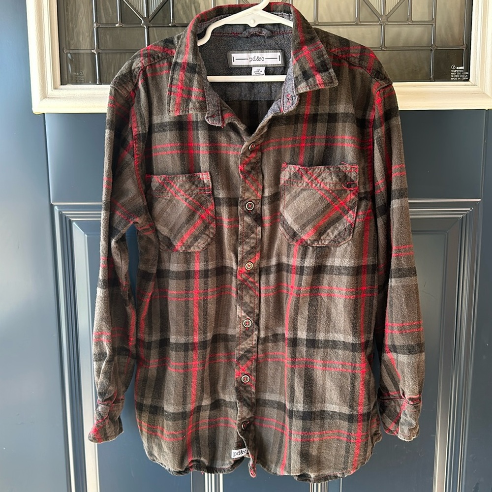 PD&C button up